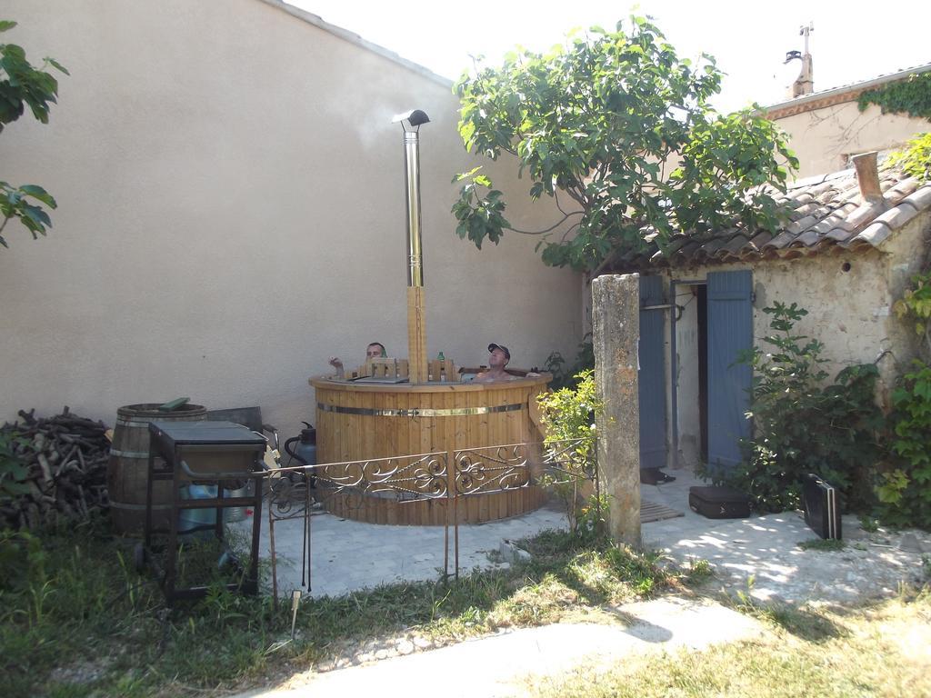 Chambres Et Table D'Hotes Au Brabo Mormoiron Luaran gambar