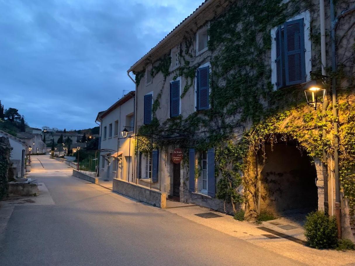 Chambres Et Table D'Hotes Au Brabo Mormoiron Luaran gambar