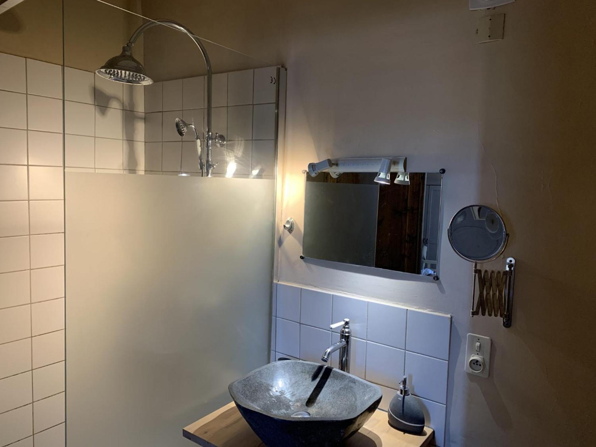 Chambres Et Table D'Hotes Au Brabo Mormoiron Luaran gambar